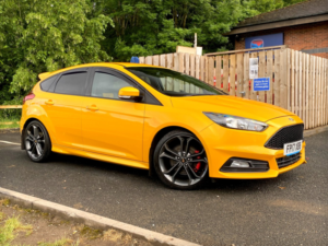 2017 Ford Focus St-2 2.0 Ecoboost - Tangerine Scream - 58,800 Miles. Fsh. Sync 3, 19inch - Unmodified in Yellow — image 5
