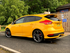 2017 Ford Focus St-2 2.0 Ecoboost - Tangerine Scream - 58,800 Miles. Fsh. Sync 3, 19inch - Unmodified in Yellow — image 6