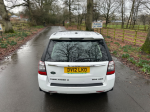 2012 Land Rover Freelander 2 2.2 Sd4 Hse SUV 5dr Diesel Commandshift 4WD Euro 5 (190 Ps) in White — image 5