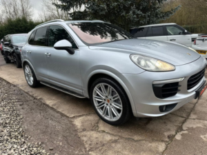 2015 Porsche Cayenne 3.0 Td V6 in Silver — image 4