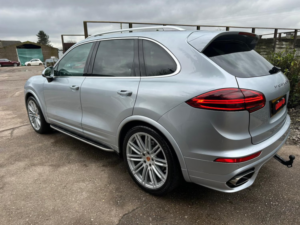 2015 Porsche Cayenne 3.0 Td V6 in Silver — image 5