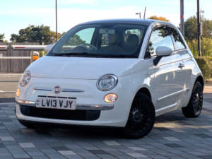 2013 Fiat 500 1.2 Lounge in White — image 4