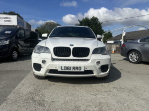 2011 BMW X5 3.0 X5 Xdrive40d Se in White — image 4