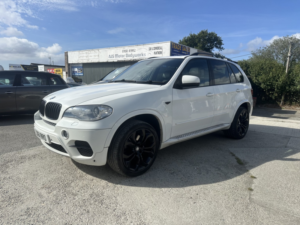2011 BMW X5 3.0 X5 Xdrive40d Se in White — image 5