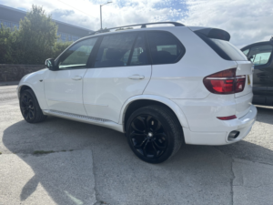 2011 BMW X5 3.0 X5 Xdrive40d Se in White — image 6