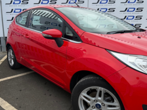 2013 Ford Fiesta 1.0t Ecoboost Zetec Hatchback 3dr Petrol Manual Euro 5 (s/s) (100 Ps) in Red — image 4