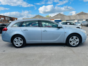2012 Vauxhall Insignia 2.0 Cdti Exclusiv Nav Sports Tourer Auto Euro 5 5dr in Silver — image 5