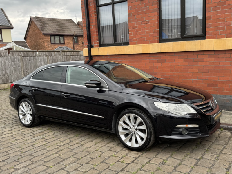 2010 Volkswagen Cc 2.0 Tsi Gt in Black — image 1