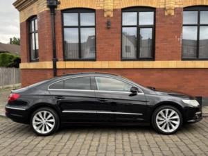 2010 Volkswagen Cc 2.0 Tsi Gt in Black — image 2