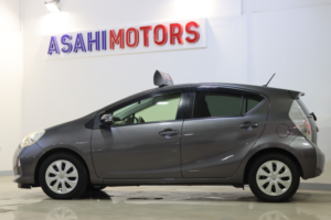 2012 Toyota Aqua 1.5l Automatic Petrol-Hybrid in Grey — image 5