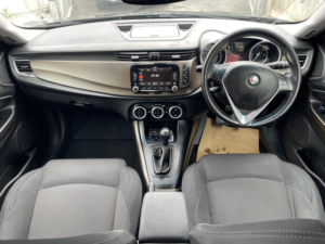 2015 Alfa Romeo Giulietta 2.0 Jtdm-2 Business Edition Tct Euro 6 (s/s) 5dr in Black — image 4