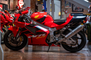 2000 Honda Vtr 1000 Vtr1000 Sp-1 Stunning Example in Red — image 3