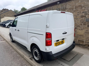 2022 Vauxhall Vivaro 1.5 Turbo D 2700 Dynamic L1 H1 Euro 6 (s/s) 6dr in White — image 2