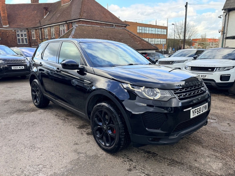 2018 Land Rover Discovery Sport Td4 Landmark in Black — image 1
