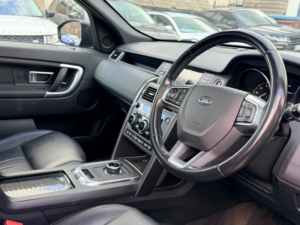 2018 Land Rover Discovery Sport Td4 Landmark in Black — image 2