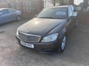 2009 Mercedes-Benz C Class 2.1 C220 Cdi Se in Black — image 3