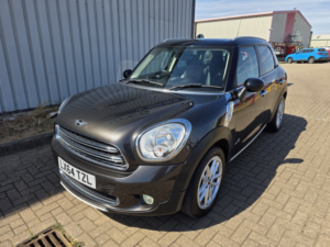2014 MINI Countryman 1.6 Cooper All4 Countryman Auto in Grey — image 5