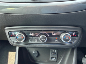 2022 Vauxhall Crossland Ultimate in Blue — image 6