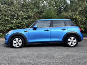 2015 MINI Hatch 1.5 5-Door Hatch Cooper D in Blue — image 6