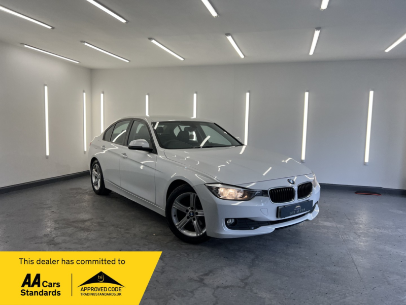 2012 BMW 3 Series 2.0 318d Se Saloon in White — image 1