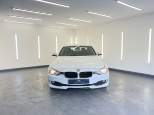 2012 BMW 3 Series 2.0 318d Se Saloon in White — image 4