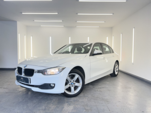 2012 BMW 3 Series 2.0 318d Se Saloon in White — image 5