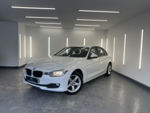 2012 BMW 3 Series 2.0 318d Se Saloon in White — image 6