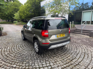 2017 Skoda Yeti 1.2 Tsi Se L Outdoor DSG Euro 6 (s/s) 5dr in Green — image 4