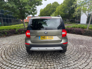 2017 Skoda Yeti 1.2 Tsi Se L Outdoor DSG Euro 6 (s/s) 5dr in Green — image 6