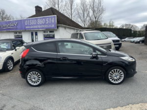 2012 Ford Fiesta 1.0 T Ecoboost Titanium in Black — image 3