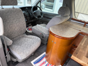 1999 Nissan Elgrand Camper Van 3.2v6 Petrol Auto in White — image 4