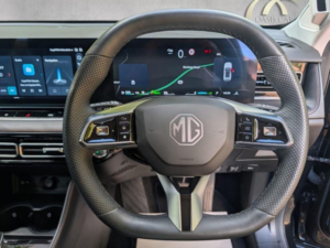 2024 MG MG Hs 1.5 T-Gdi 24.7kwh Trophy Auto Euro 6 (s/s) 5dr in Black — image 4