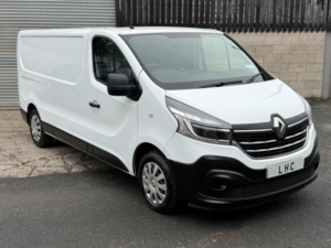 2020 Renault Trafic 2.0 Dci Energy 30 Business+ Lwb Standard Roof Euro 6 (s/s) 5dr in White — image 2