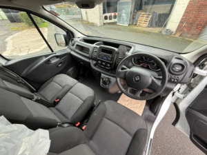 2020 Renault Trafic 2.0 Dci Energy 30 Business+ Lwb Standard Roof Euro 6 (s/s) 5dr in White — image 6
