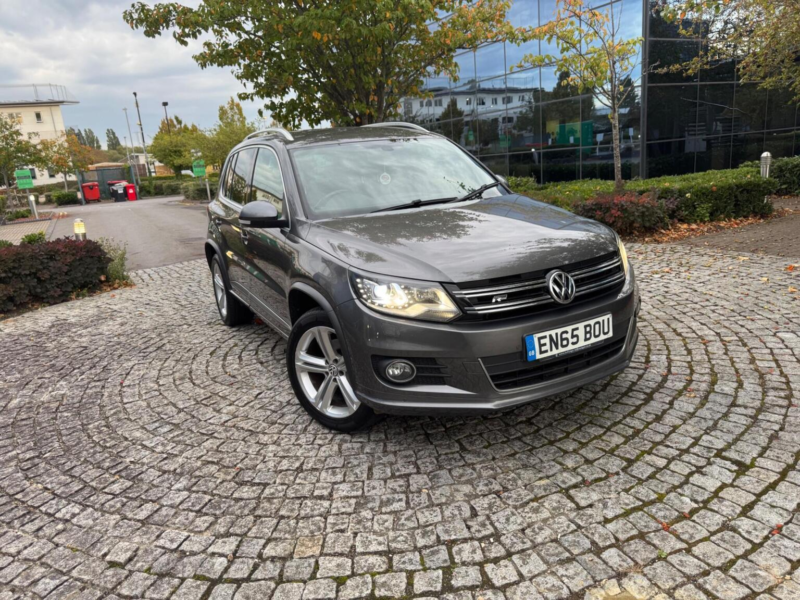 2015 Volkswagen Tiguan 2.0 Tdi Bluemotion Tech R-Line Edition DSG 4WD Euro 6 (s/s) 5dr in Grey — image 1