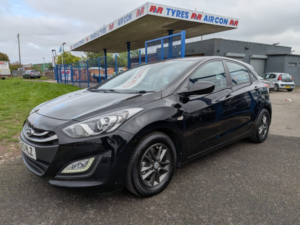 2013 Hyundai I30 1.6 Crdi Blue Drive Active in Black — image 2