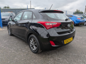 2013 Hyundai I30 1.6 Crdi Blue Drive Active in Black — image 3