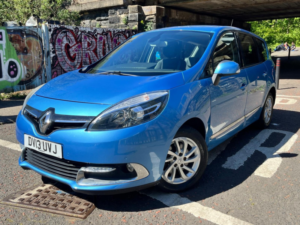 2013 Renault Grand Scenic 1.5 Dci Energy Dynamique Tomtom in Blue — image 2