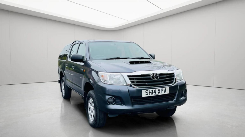 2014 Toyota Hilux 2.5 D-4d Active 4WD Euro 5 4dr in Grey — image 1
