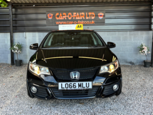 2016 Honda Civic 1.8 I-Vtec Sr in Black — image 2