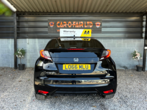 2016 Honda Civic 1.8 I-Vtec Sr in Black — image 6