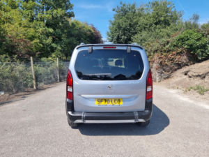 2021 Peugeot Rifter 1.2 Puretech Allure in Grey — image 3