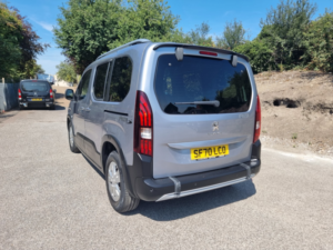 2021 Peugeot Rifter 1.2 Puretech Allure in Grey — image 4