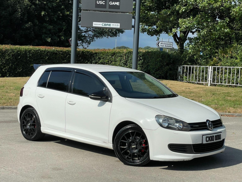 2010 Volkswagen Golf 1.6 Tdi Bluemotion Euro 5 (s/s) 5dr in White — image 1