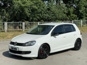 2010 Volkswagen Golf 1.6 Tdi Bluemotion Euro 5 (s/s) 5dr in White — image 3