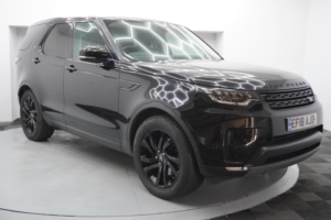 2018 Land Rover Discovery 2.0 Si4 Hse Auto 4WD Euro 6 (s/s) 5dr in Black — image 3
