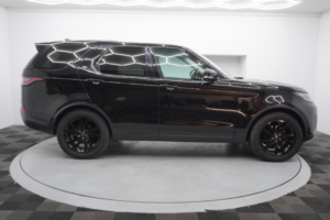 2018 Land Rover Discovery 2.0 Si4 Hse Auto 4WD Euro 6 (s/s) 5dr in Black — image 4