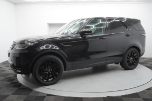 2018 Land Rover Discovery 2.0 Si4 Hse Auto 4WD Euro 6 (s/s) 5dr in Black — image 6