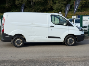 2017 Ford Transit Custom 2.0 Tdci 270 Panel Van 5dr Diesel Manual L1 H1 (157 G/km, 104 Bhp) in White — image 4