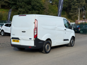 2017 Ford Transit Custom 2.0 Tdci 270 Panel Van 5dr Diesel Manual L1 H1 (157 G/km, 104 Bhp) in White — image 5
